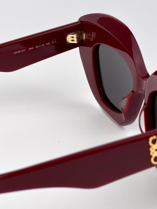 Loewe LW40127I ANAGRAM 66A Cat Eye Sunglasses – Shiny Red / Grey Mirror